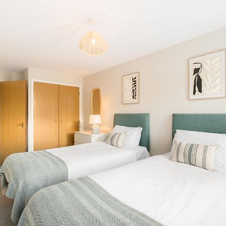 Modern 2-Bedroom Apartments With Free Parking In Leamington Spa Exterior foto