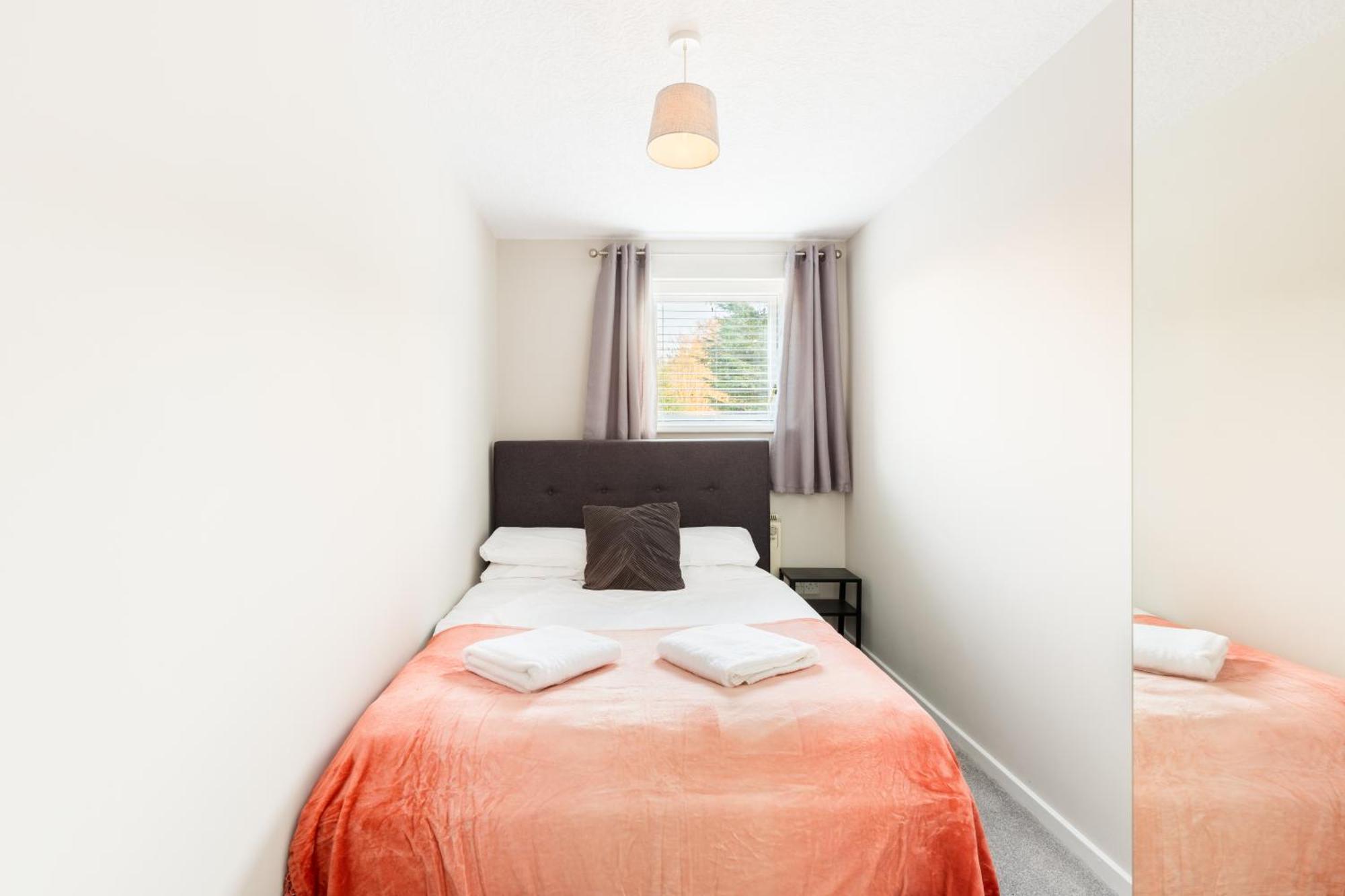 Modern 2-Bedroom Apartments With Free Parking In Leamington Spa Exterior foto