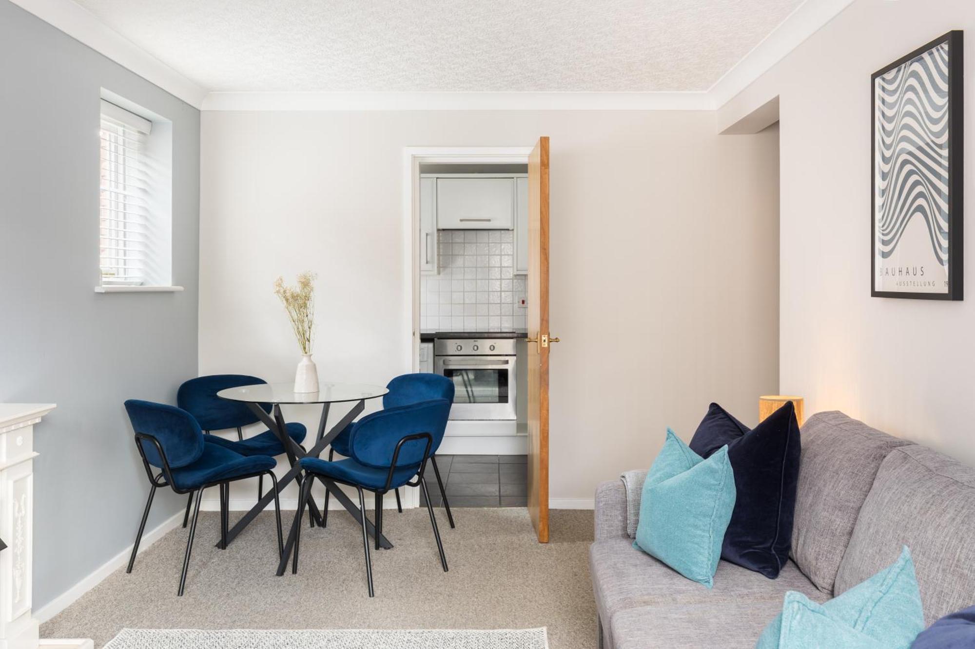 Modern 2-Bedroom Apartments With Free Parking In Leamington Spa Exterior foto