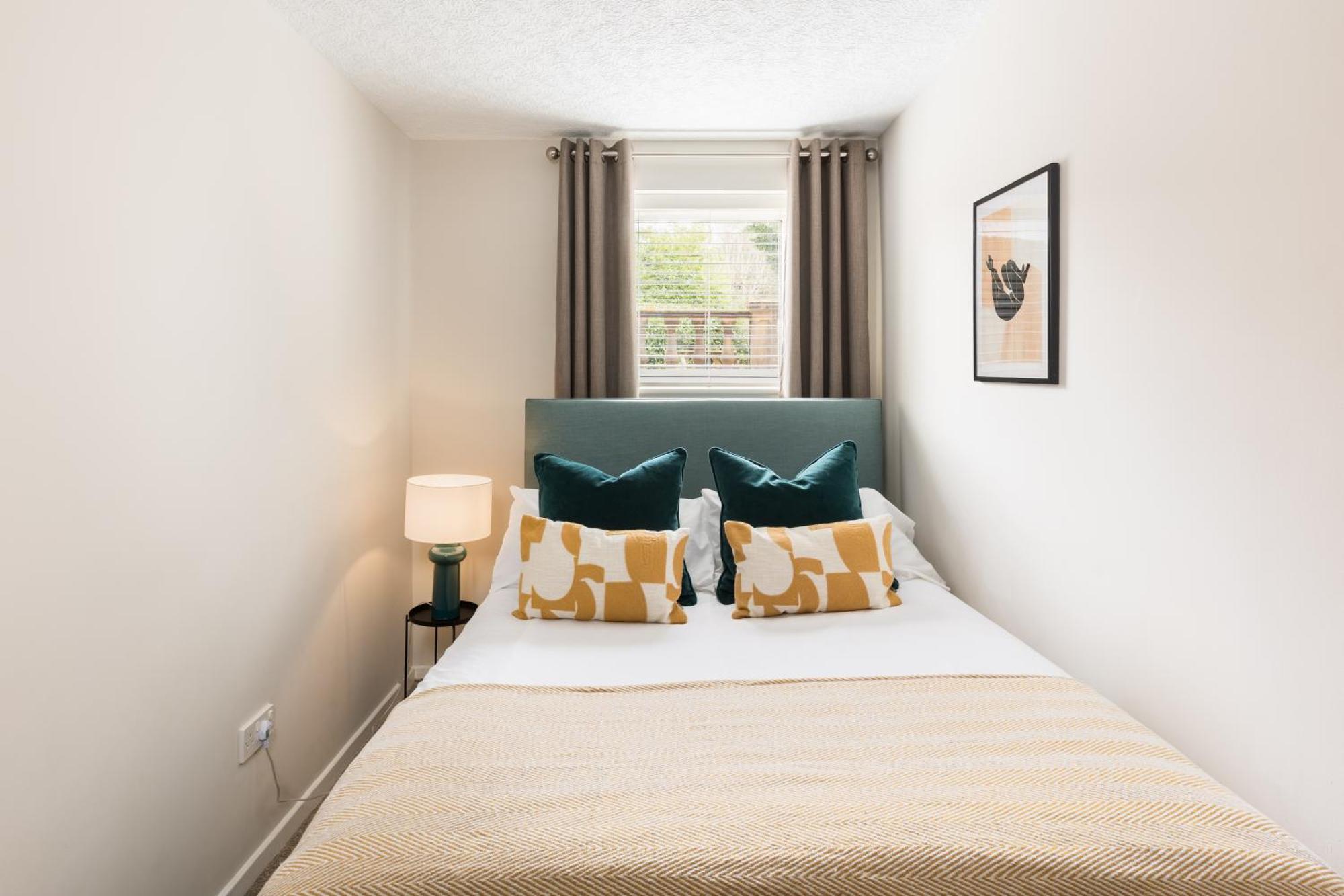 Modern 2-Bedroom Apartments With Free Parking In Leamington Spa Exterior foto