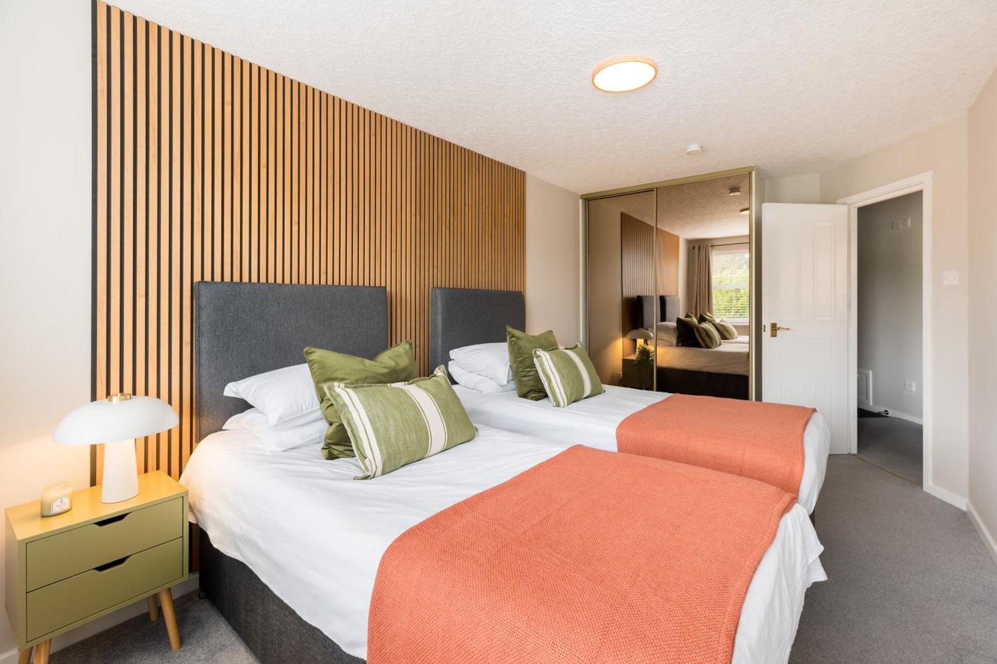 Modern 2-Bedroom Apartments With Free Parking In Leamington Spa Exterior foto