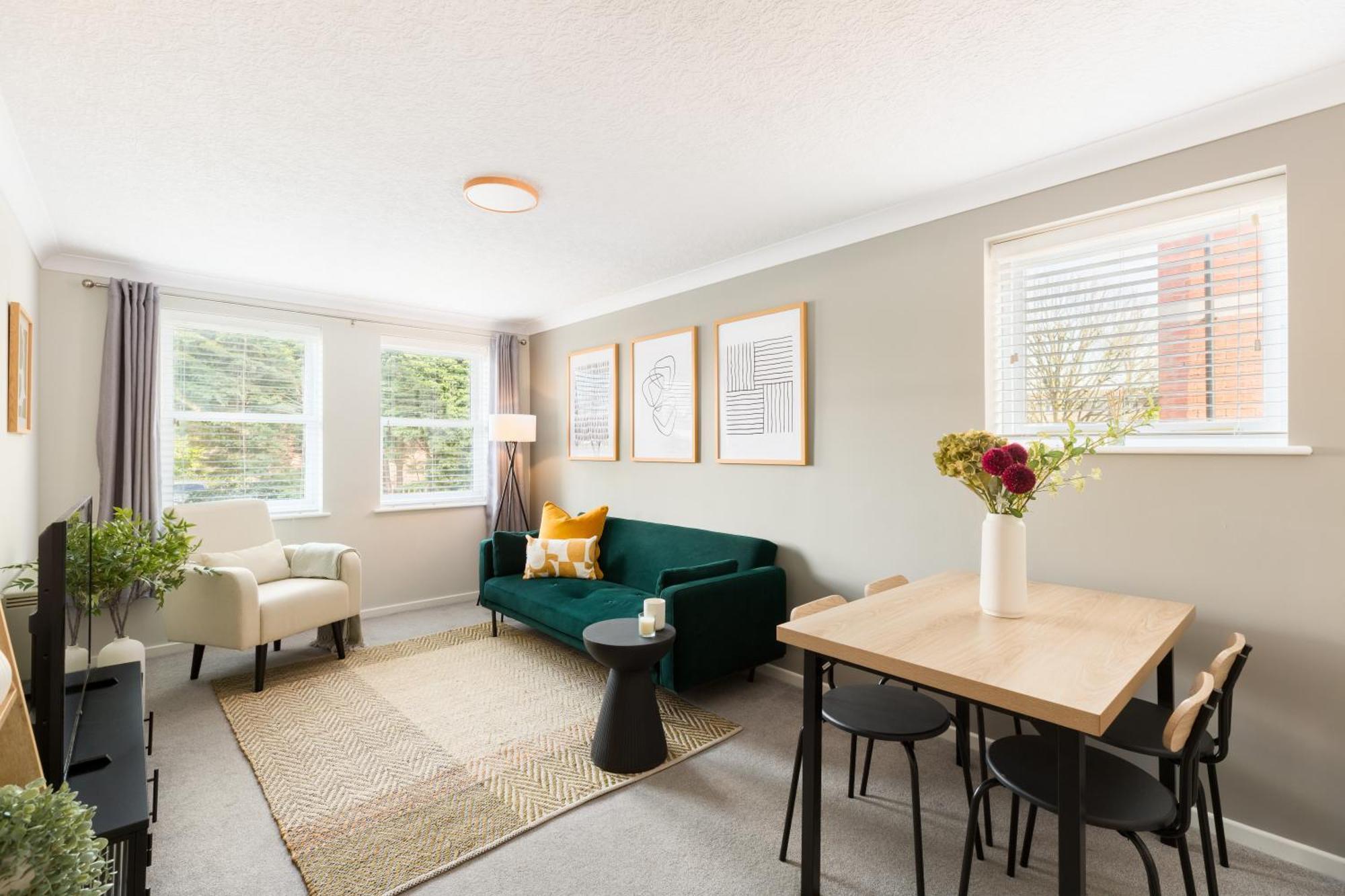 Modern 2-Bedroom Apartments With Free Parking In Leamington Spa Exterior foto